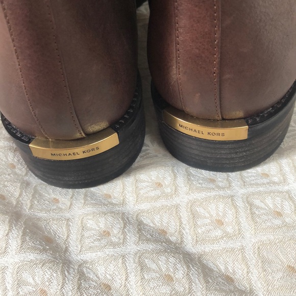 Michael kors Brown pair of women ankle high boot - Picture 5 of 6
